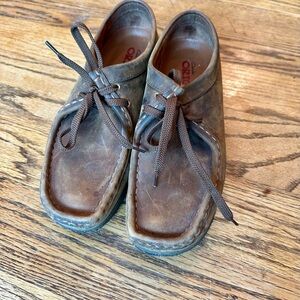 Women’s Clarks Wallabees Sz 9 Beeswax